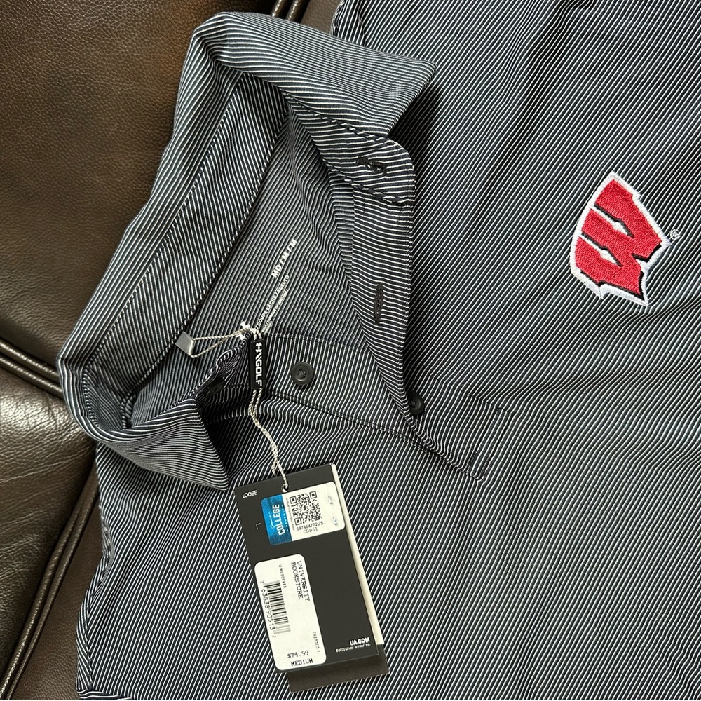 Wisconsin under armor polo brand new size medium